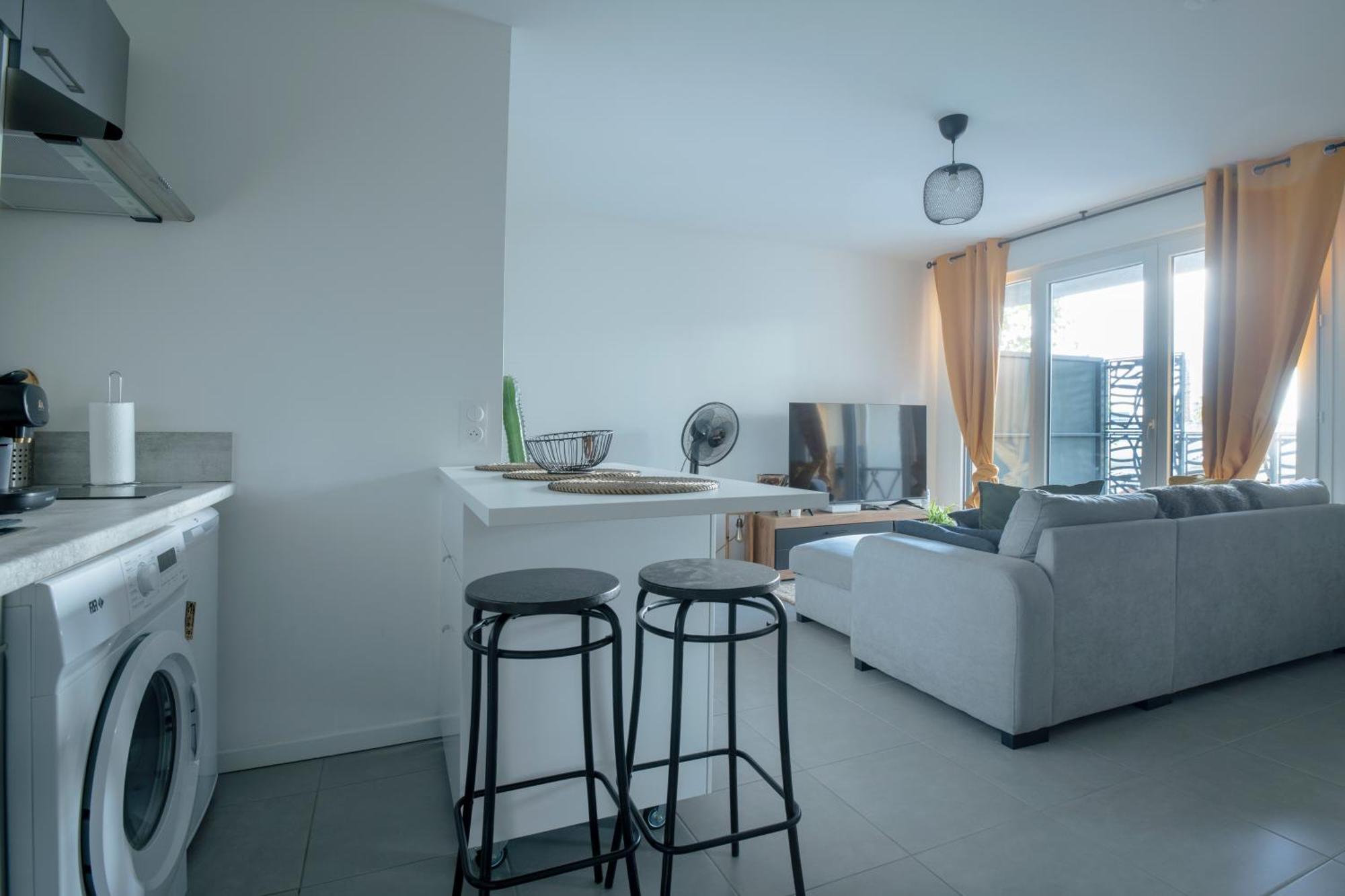 T2 Cosy Bordeaux - Tram & Parking Apartment Cenon Exterior photo